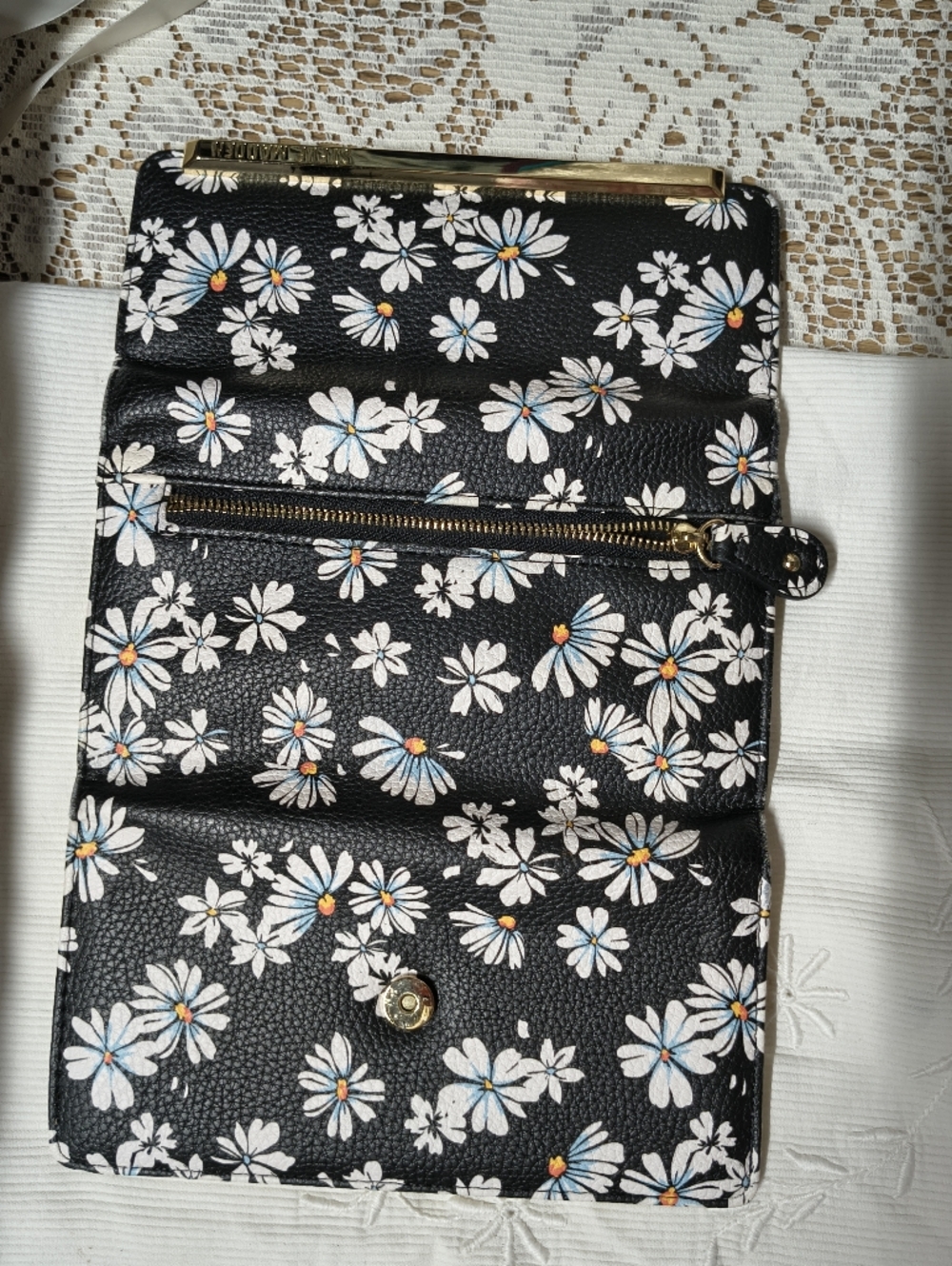 Steve Madden Black Daisy Continental Wallet with Gold Interior Trifold - Picture 4 of 6
